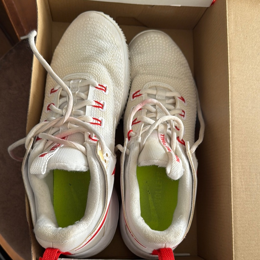 Nike Athletic Shoes in White and Red with Low-Top Design